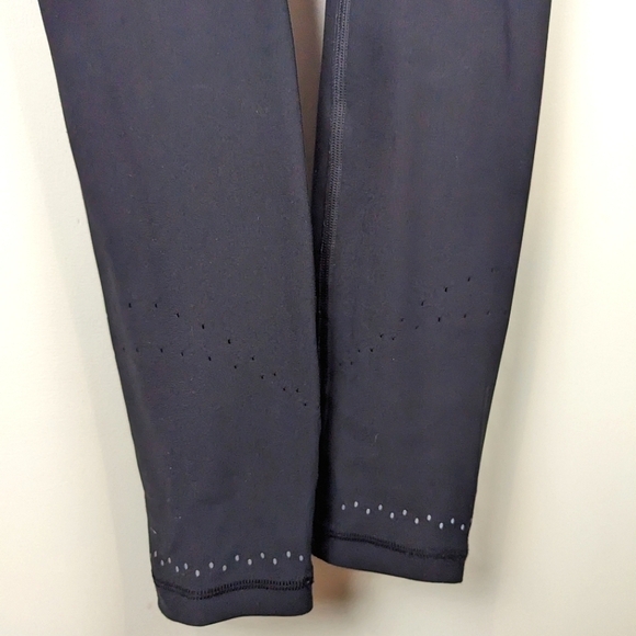 LULULEMON Zoned in tight Size 4 Black 27" length - Picture 6 of 12